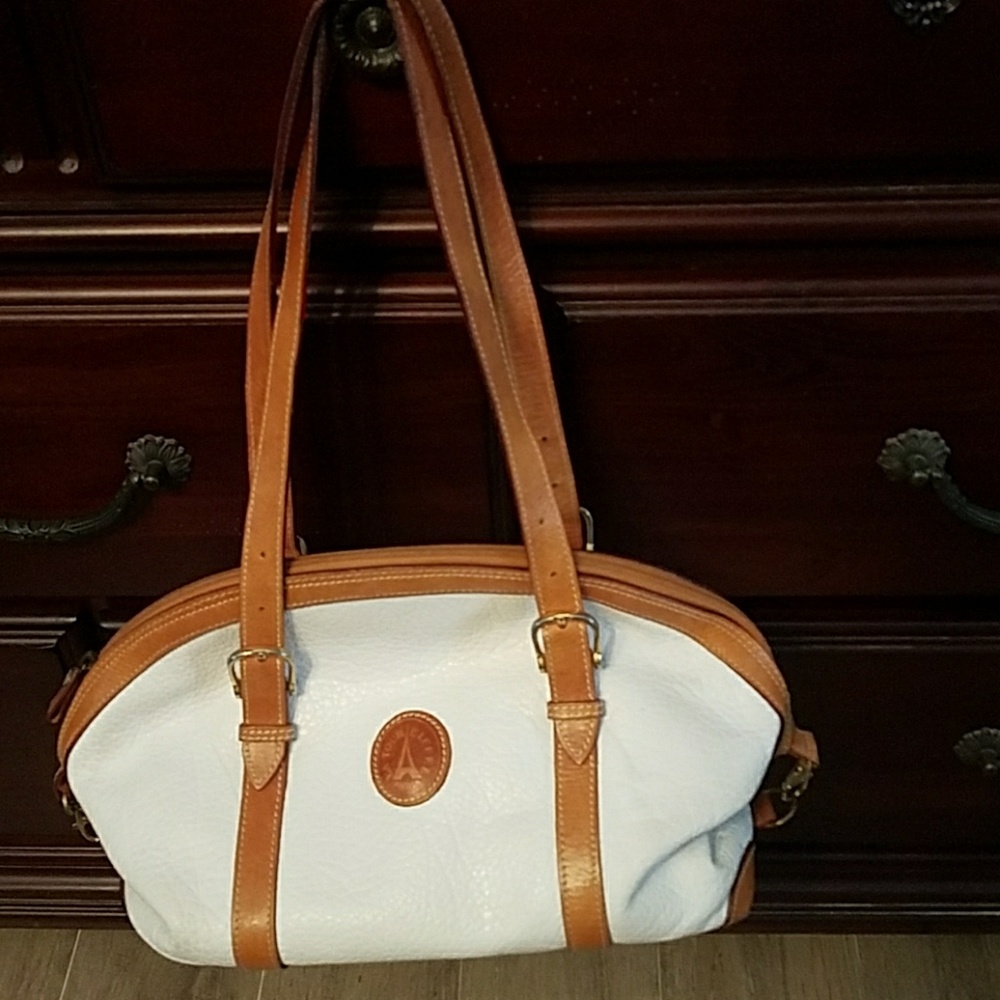 La Tour Eiffel vintage purse --- beautiful!